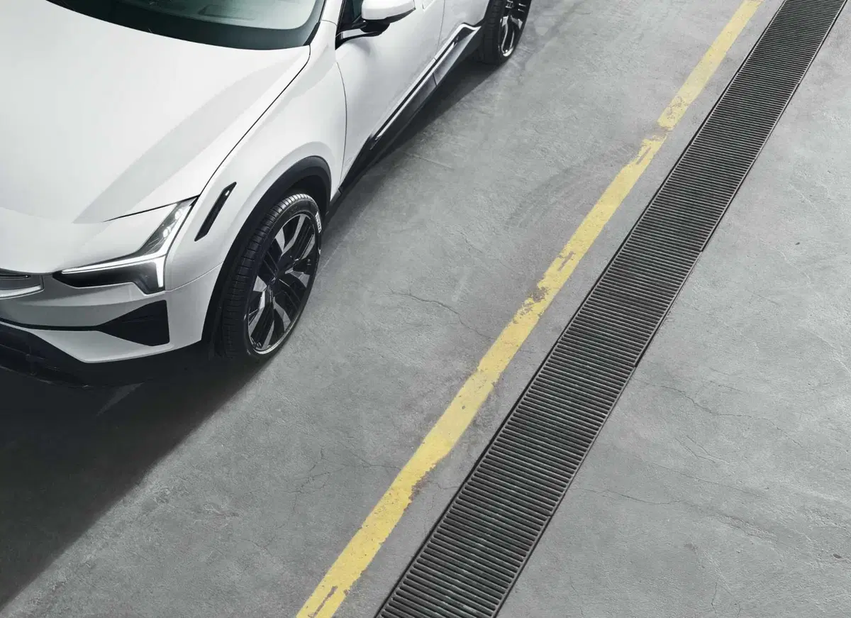 Polestar 3: ora c'è anche SUV e arriverà presto in Italia, da 89.900 euro (12)