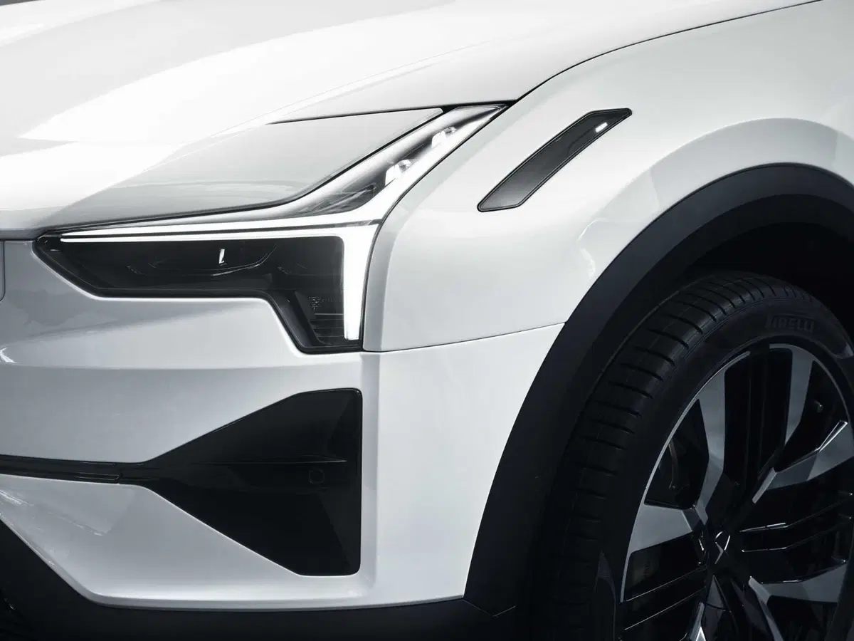 Polestar 3: ora c'è anche SUV e arriverà presto in Italia, da 89.900 euro (14)