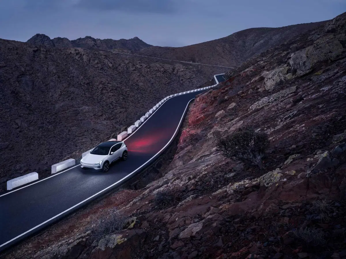 Polestar 3: ora c'è anche SUV e arriverà presto in Italia, da 89.900 euro (17)