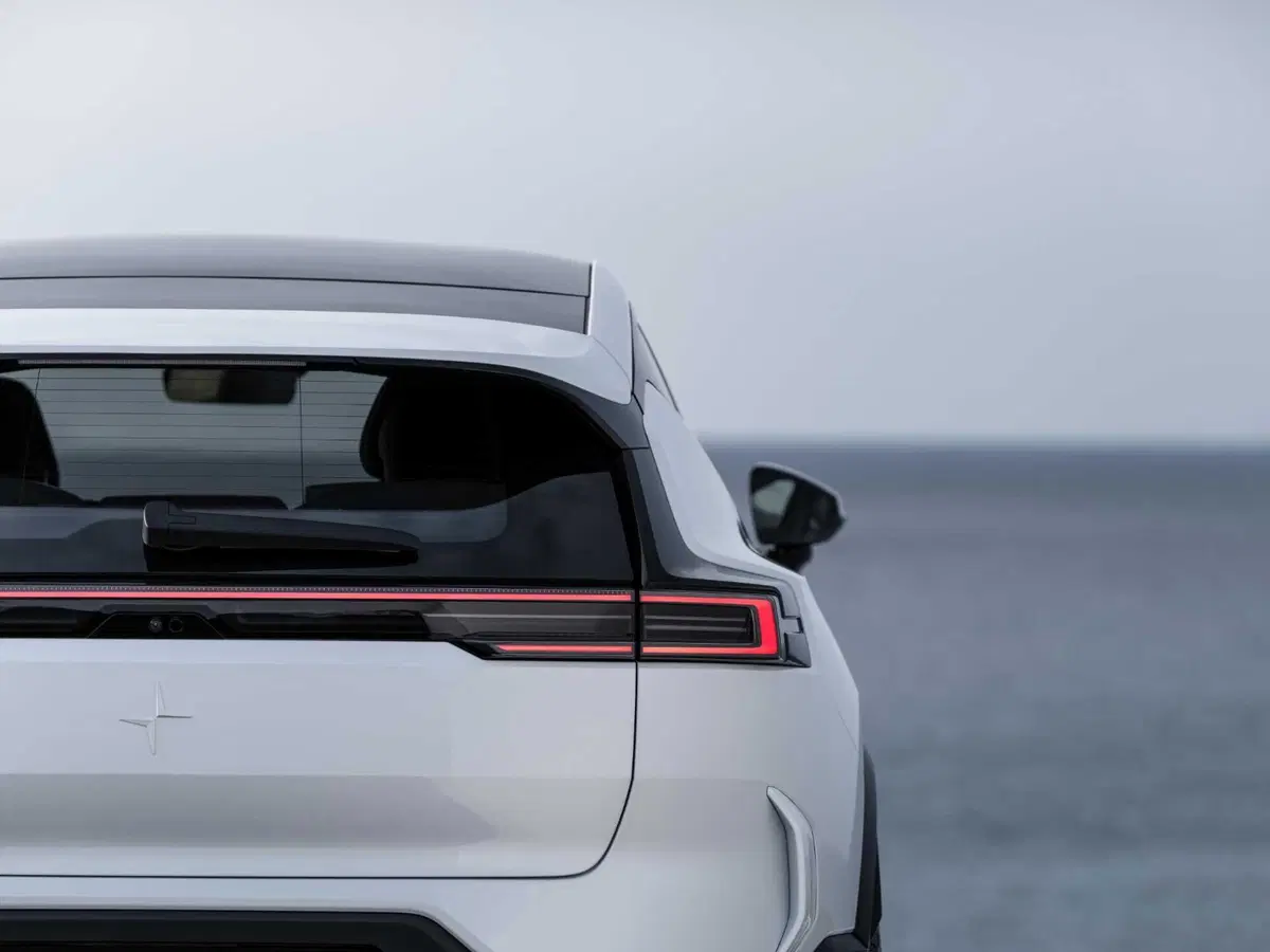 Polestar 3: ora c'è anche SUV e arriverà presto in Italia, da 89.900 euro (18)