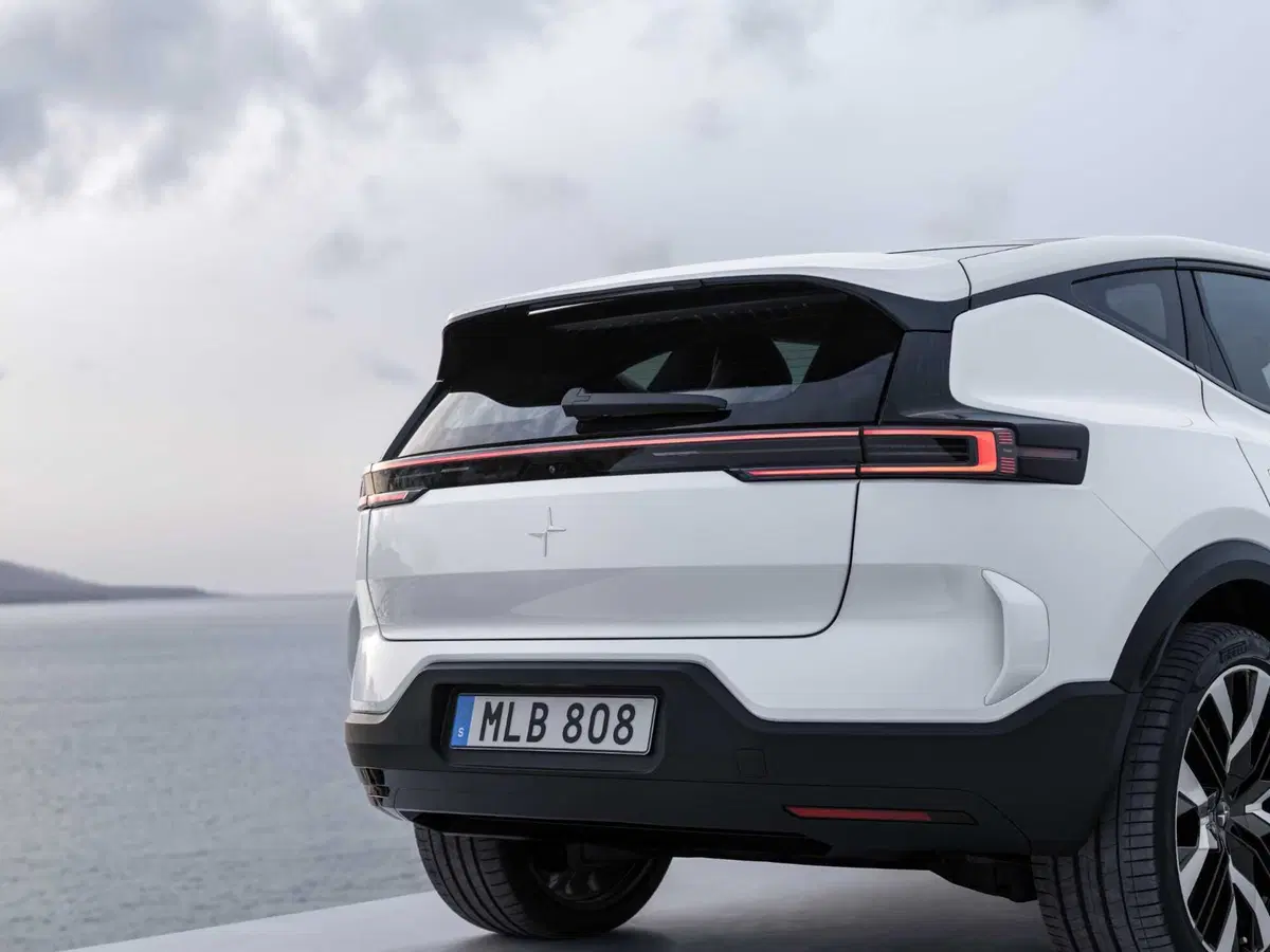 Polestar 3: ora c'è anche SUV e arriverà presto in Italia, da 89.900 euro (19)
