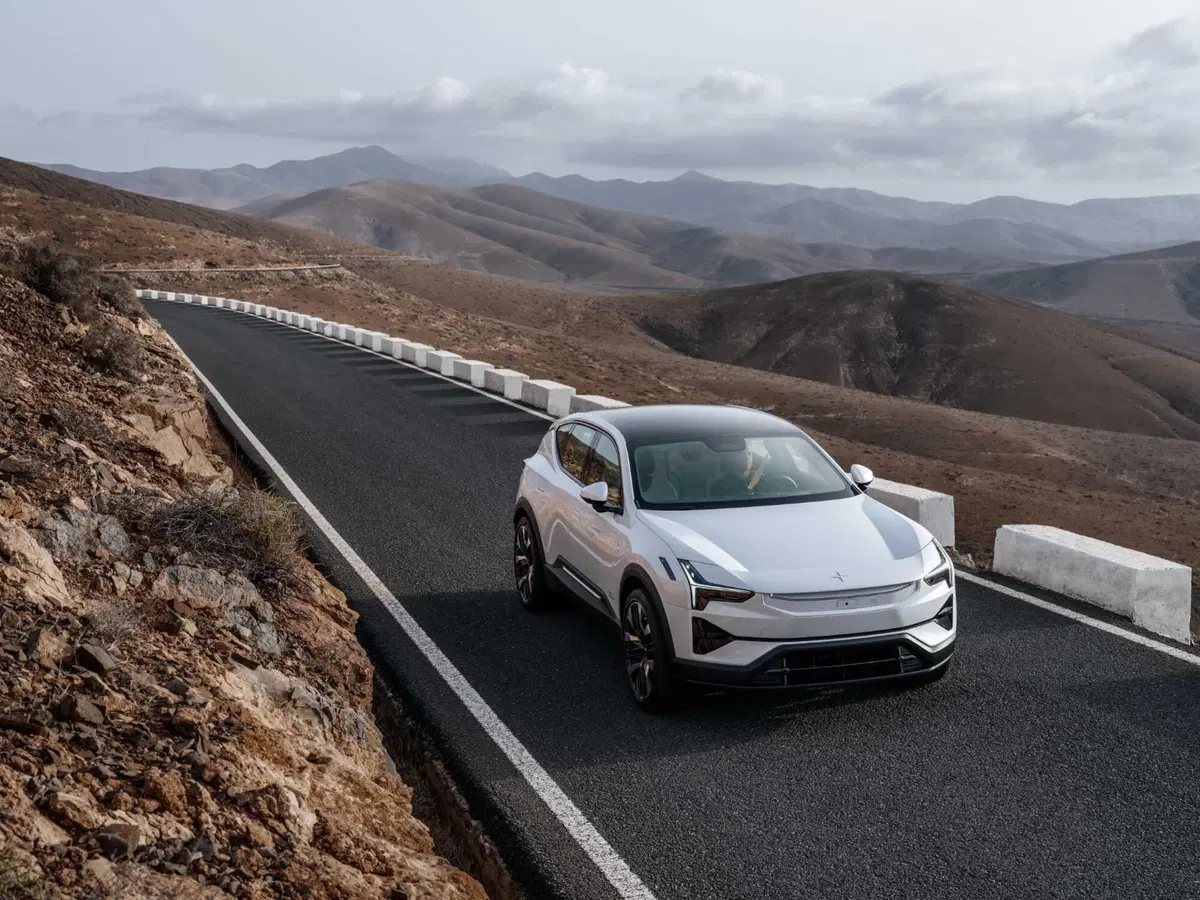 Polestar 3: ora c'è anche SUV e arriverà presto in Italia, da 89.900 euro (24)