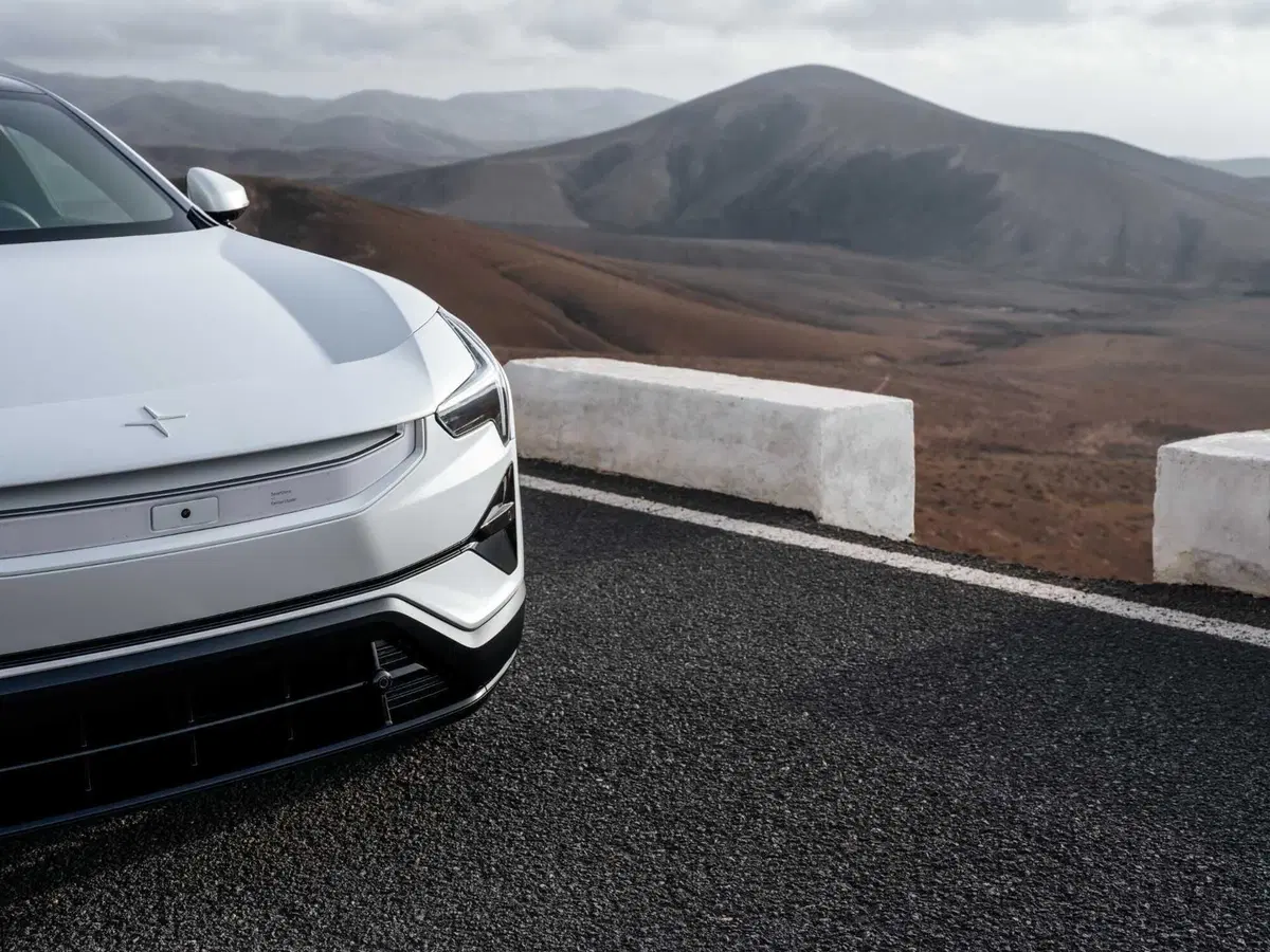 Polestar 3: ora c'è anche SUV e arriverà presto in Italia, da 89.900 euro (26)