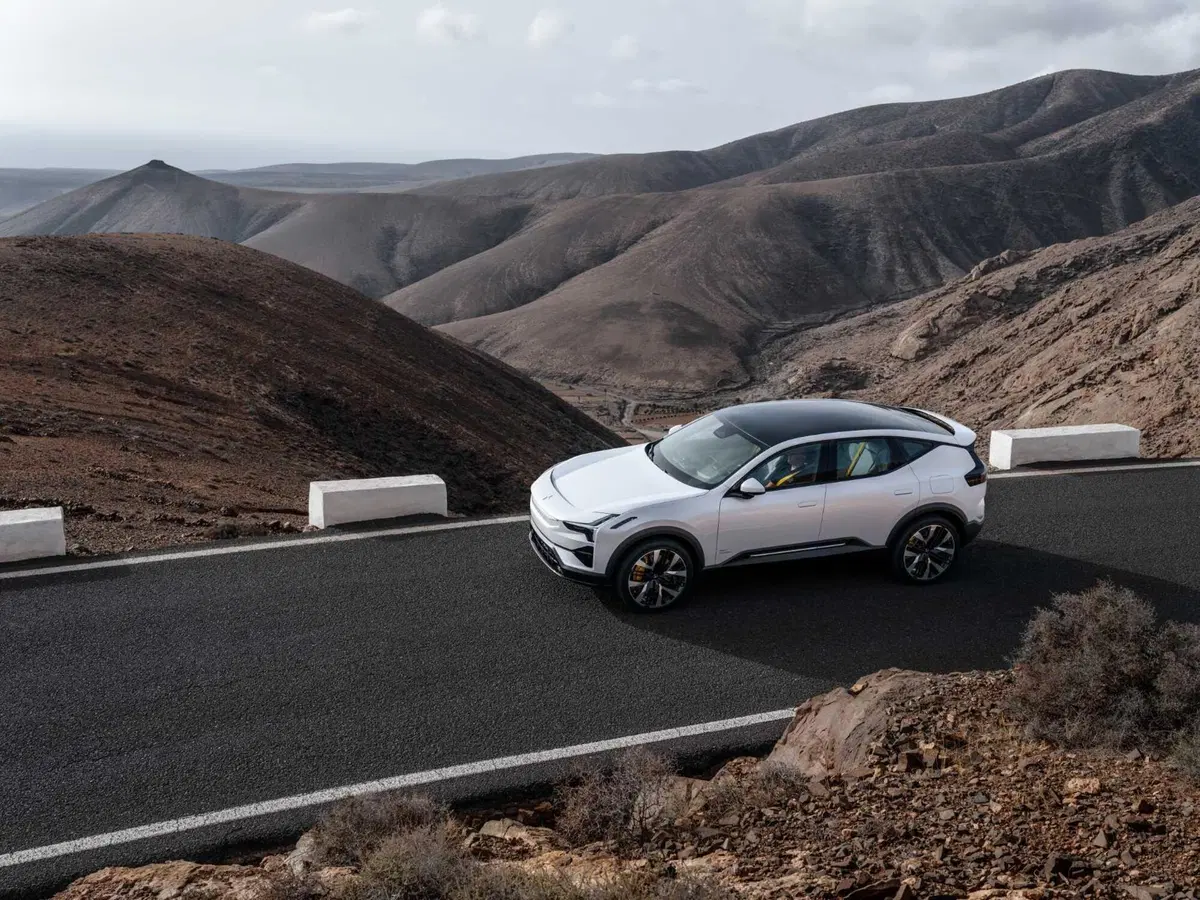 Polestar 3: ora c'è anche SUV e arriverà presto in Italia, da 89.900 euro (32)