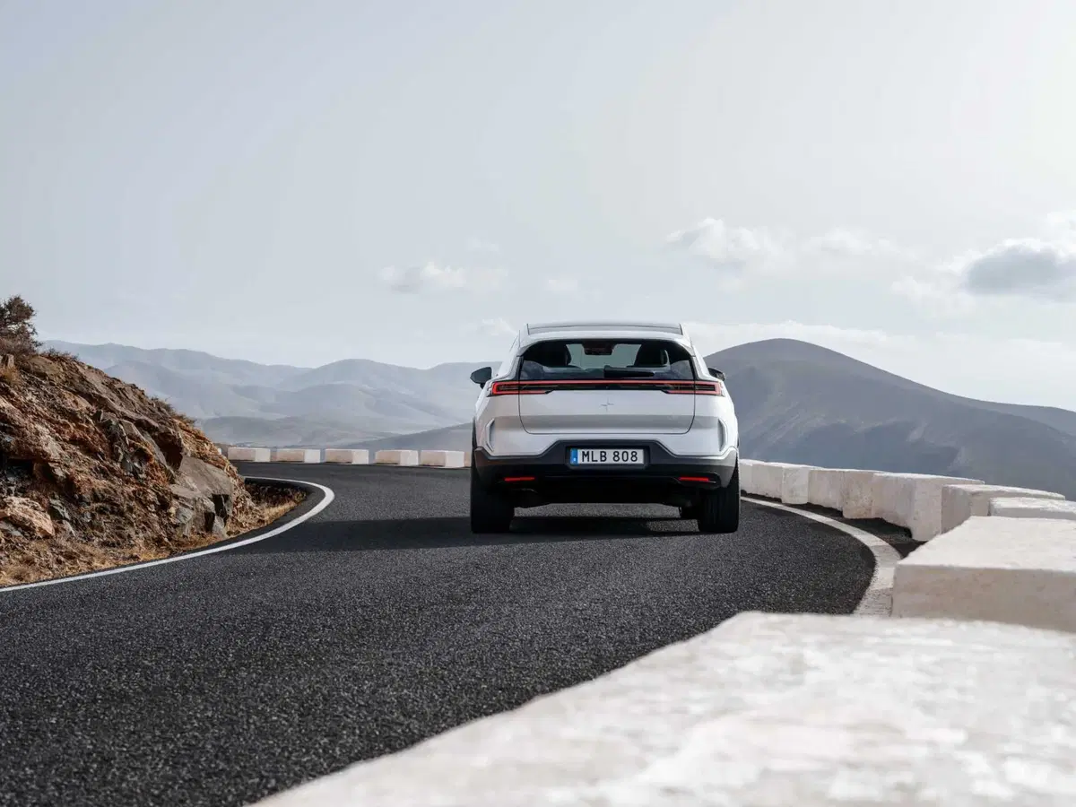 Polestar 3: ora c'è anche SUV e arriverà presto in Italia, da 89.900 euro (33)