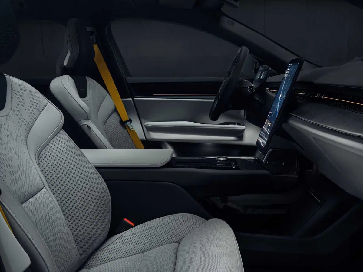 Polestar 3: ora c'è anche SUV e arriverà presto in Italia, da 89.900 euro (40)