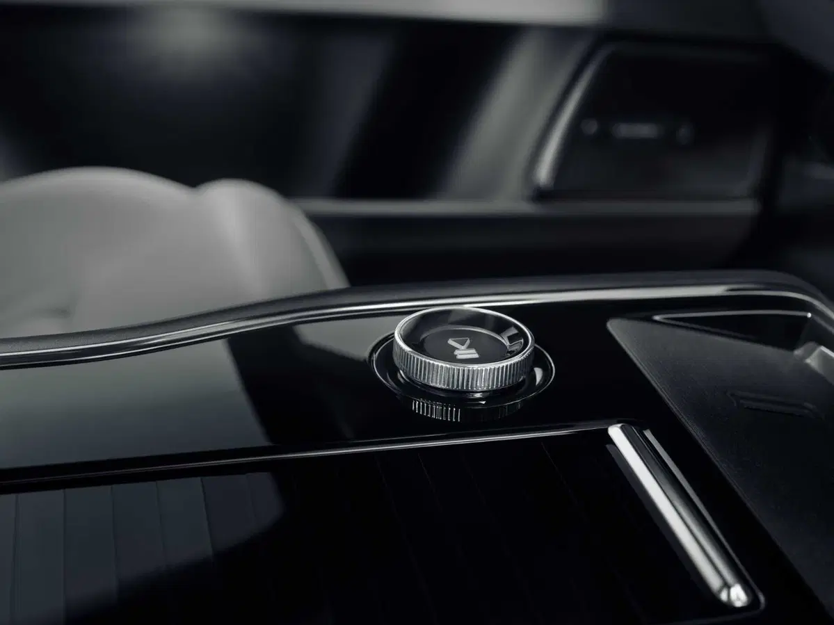 Polestar 3: ora c'è anche SUV e arriverà presto in Italia, da 89.900 euro (43)