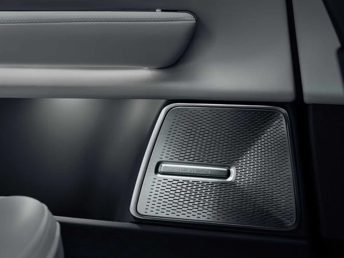 Polestar 3: ora c'è anche SUV e arriverà presto in Italia, da 89.900 euro (44)