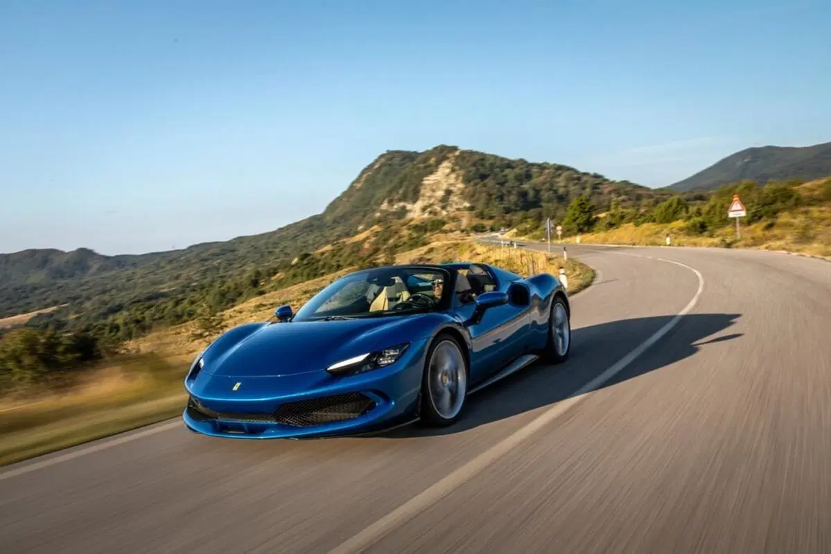 Ferrari 296 GTS: è lei che ti può esaltare più di ogni altra (tranne una...) (7)