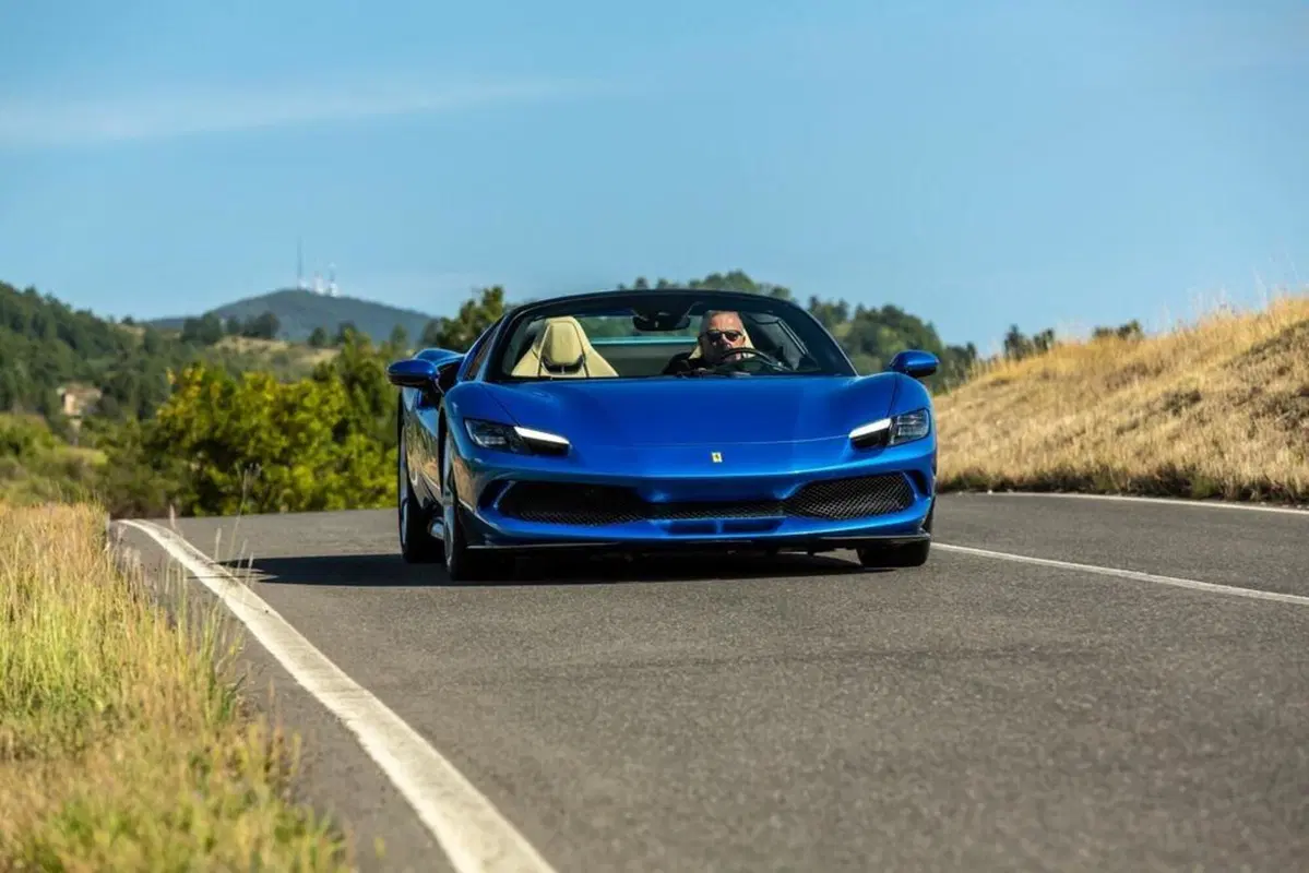 Ferrari 296 GTS: è lei che ti può esaltare più di ogni altra (tranne una...)