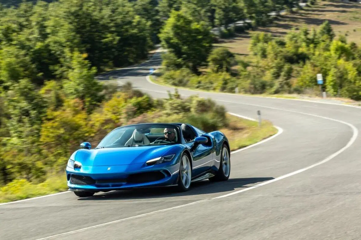 Ferrari 296 GTS: è lei che ti può esaltare più di ogni altra (tranne una...) (20)