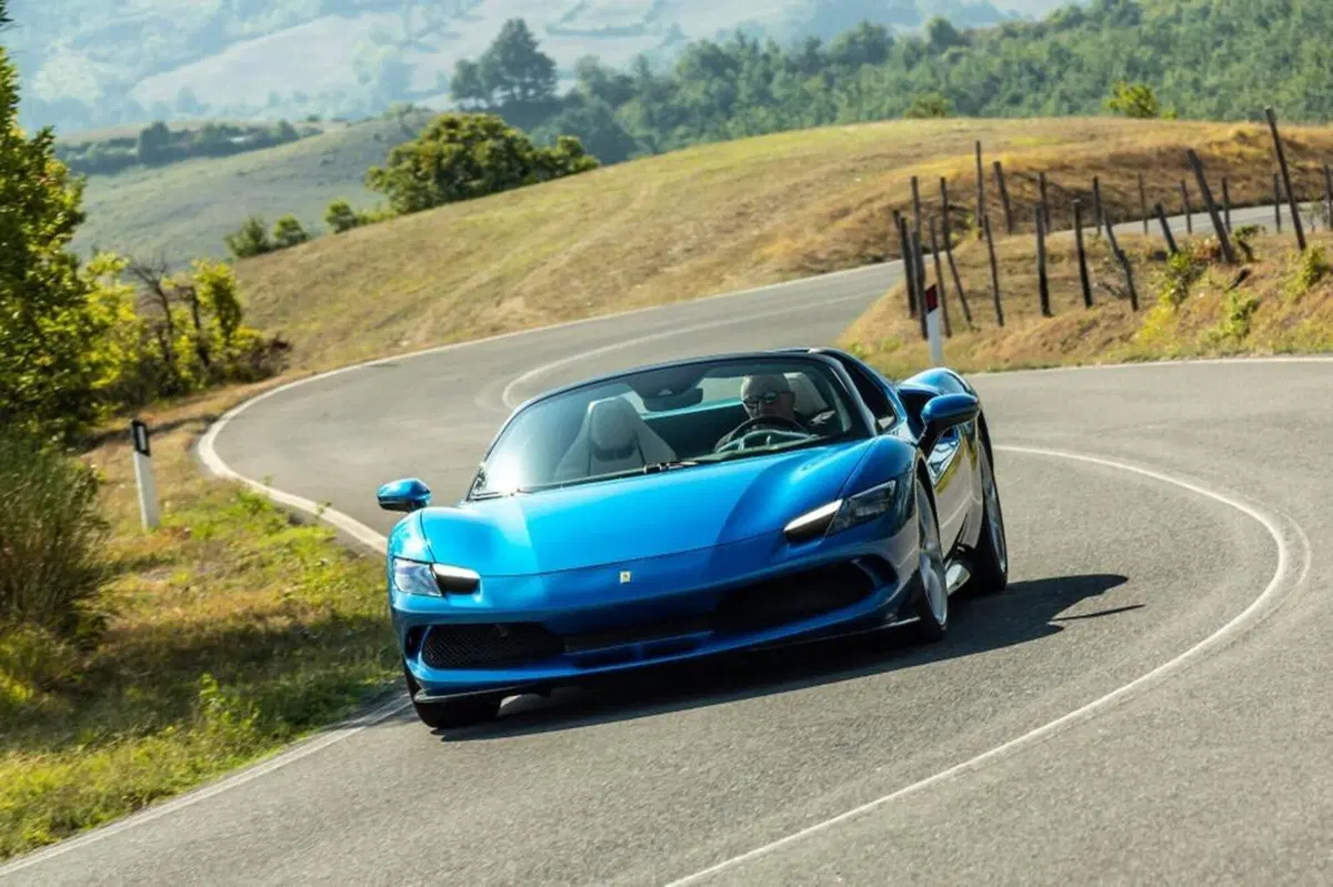 Ferrari 296 GTS: è lei che ti può esaltare più di ogni altra (tranne una...) (23)
