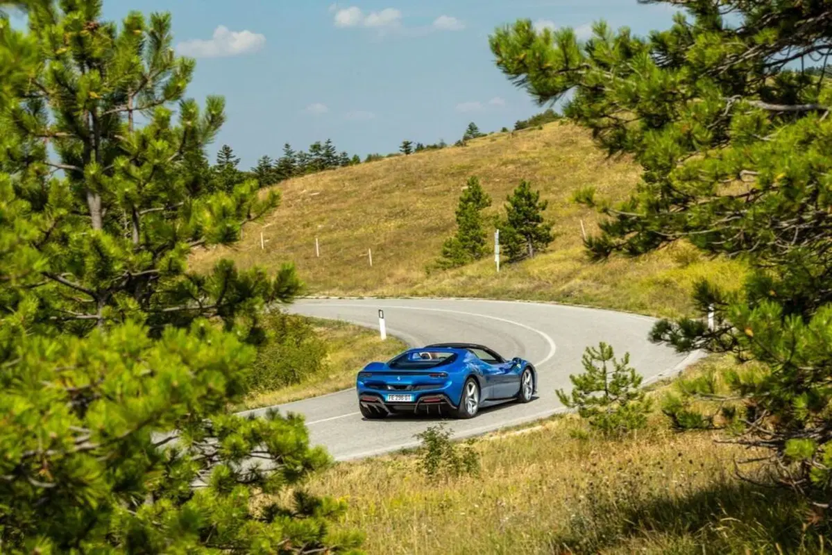 Ferrari 296 GTS: è lei che ti può esaltare più di ogni altra (tranne una...) (33)