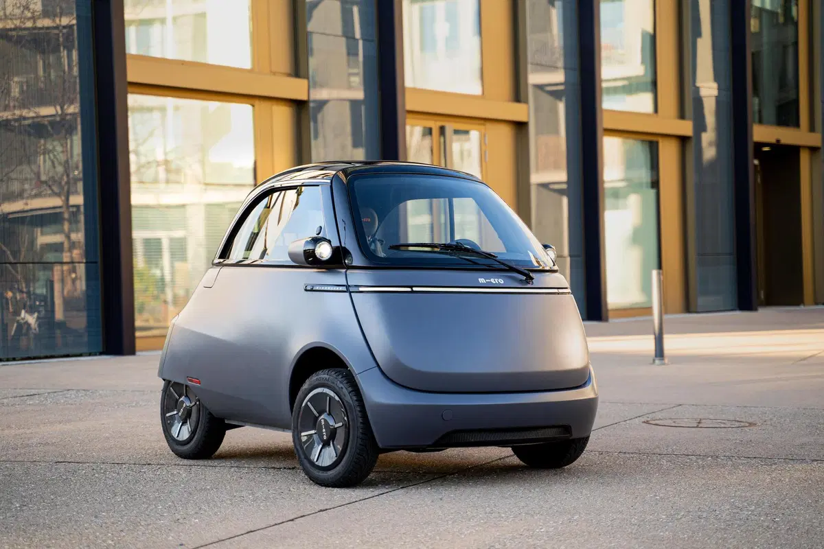 Microlino a Parigi 2022: la Isetta del nuovo millennio ha due nuove versioni al Salone (3)