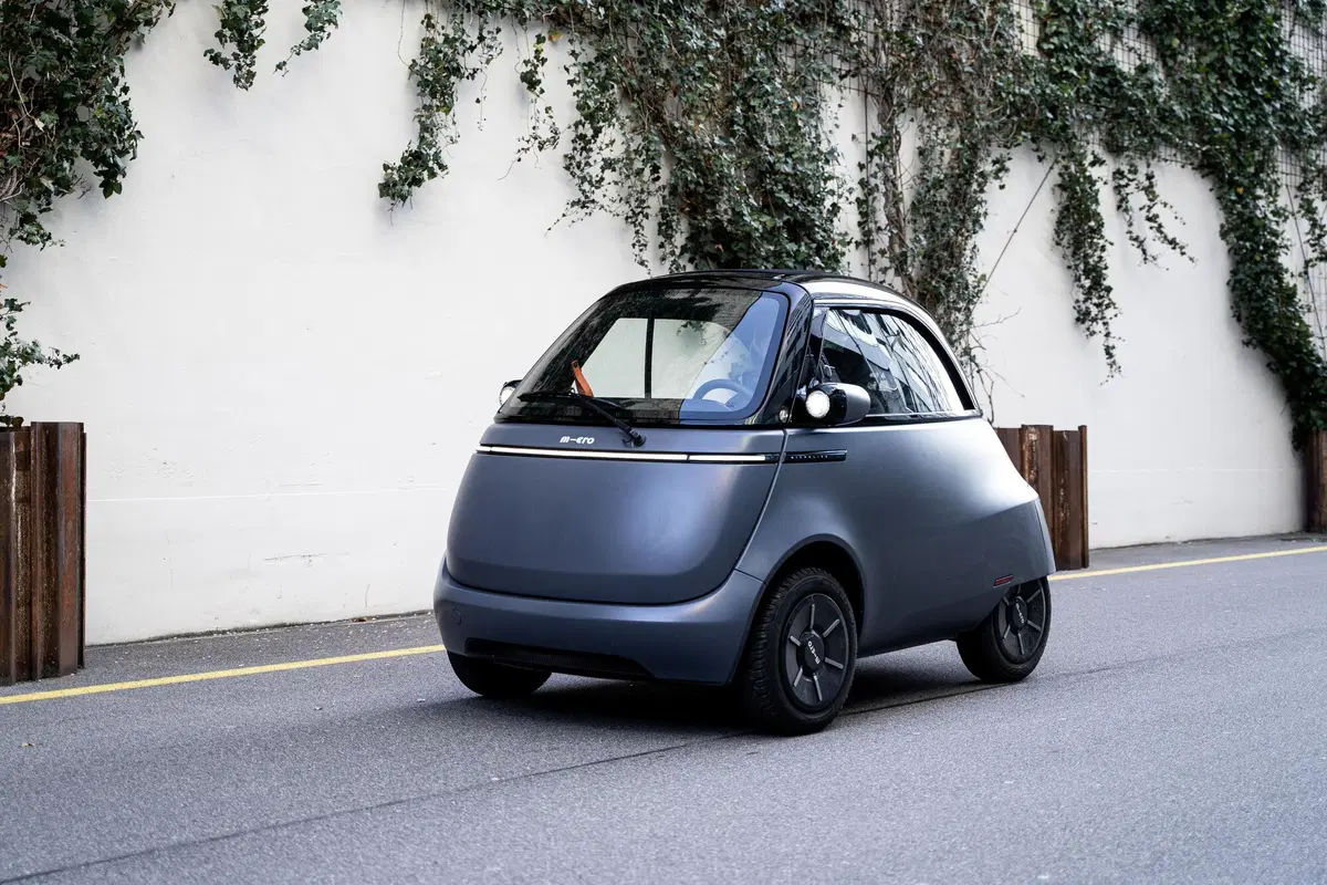 Microlino a Parigi 2022: la Isetta del nuovo millennio ha due nuove versioni al Salone (8)