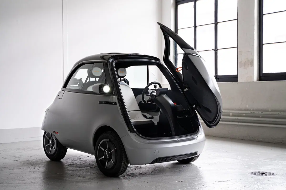 Microlino a Parigi 2022: la Isetta del nuovo millennio ha due nuove versioni al Salone (20)