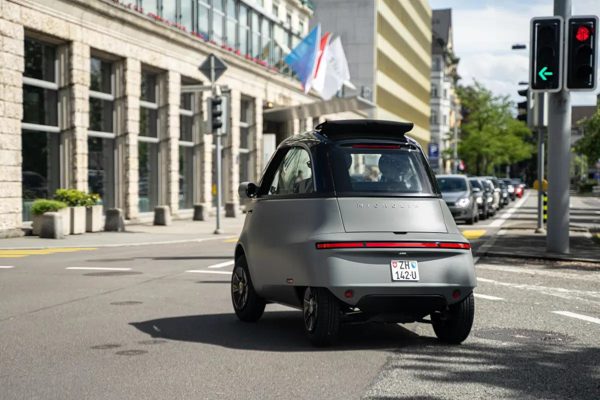 Microlino a Parigi 2022: la Isetta del nuovo millennio ha due nuove versioni al Salone (22)