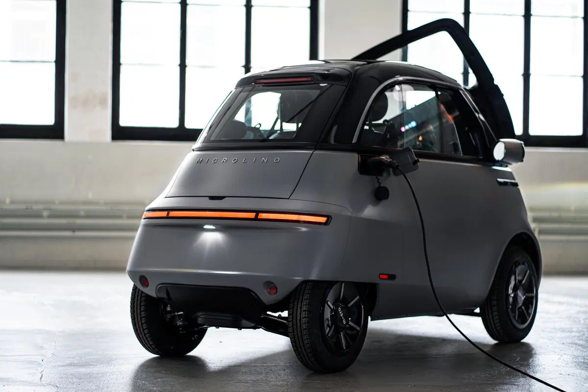 Microlino a Parigi 2022: la Isetta del nuovo millennio ha due nuove versioni al Salone (24)