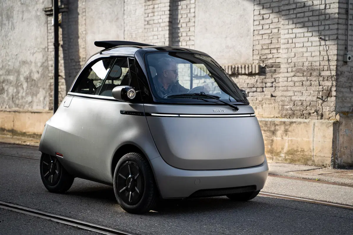 Microlino a Parigi 2022: la Isetta del nuovo millennio ha due nuove versioni al Salone (31)