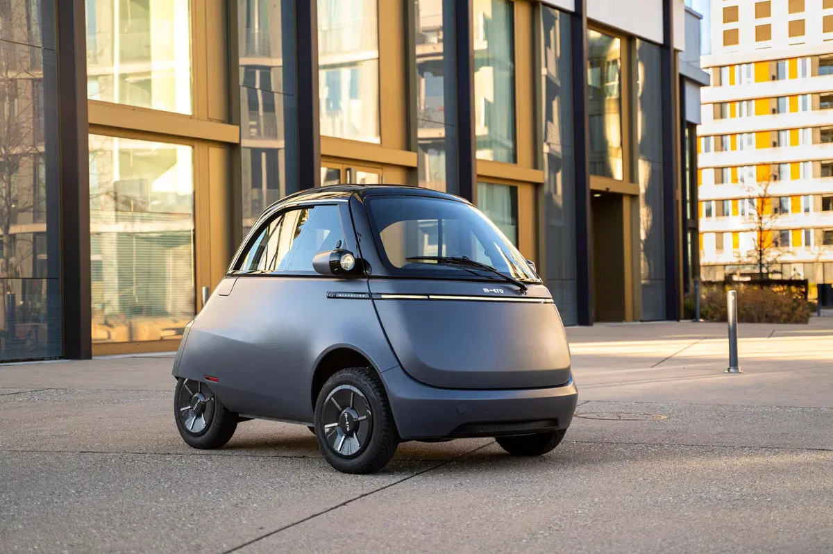 Microlino a Parigi 2022: la Isetta del nuovo millennio ha due nuove versioni al Salone (34)