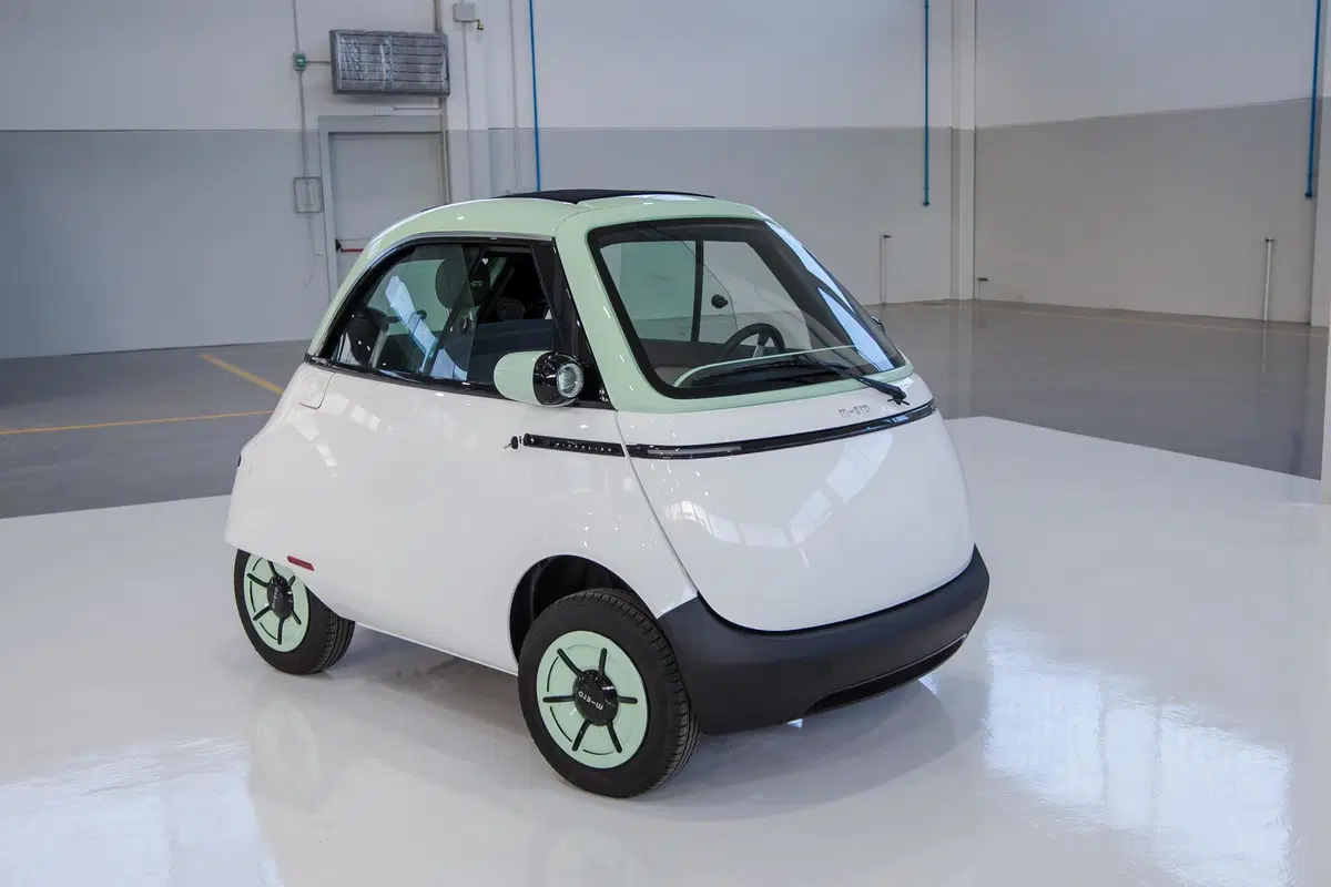 Microlino a Parigi 2022: la Isetta del nuovo millennio ha due nuove versioni al Salone (37)