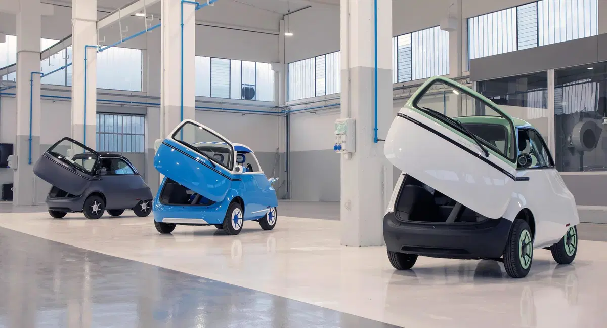 Microlino a Parigi 2022: la Isetta del nuovo millennio ha due nuove versioni al Salone (2)