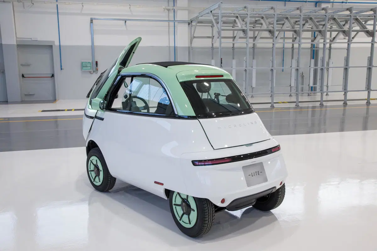 Microlino a Parigi 2022: la Isetta del nuovo millennio ha due nuove versioni al Salone (40)