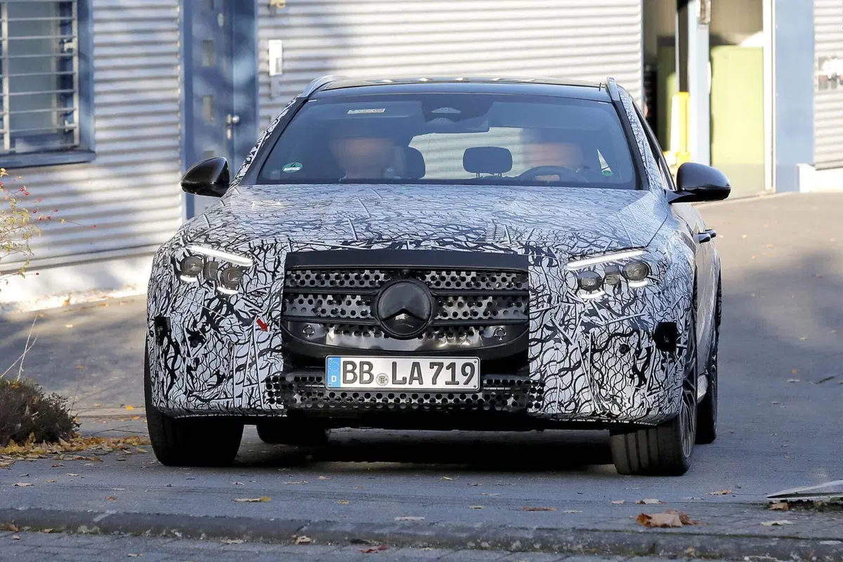 Mercedes Classe E, ecco le (nuove) foto spia   (3)