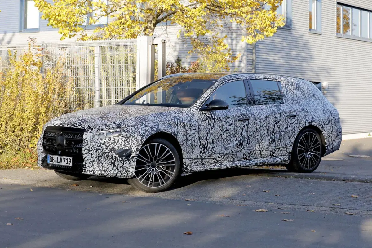 Mercedes Classe E, ecco le (nuove) foto spia   (4)