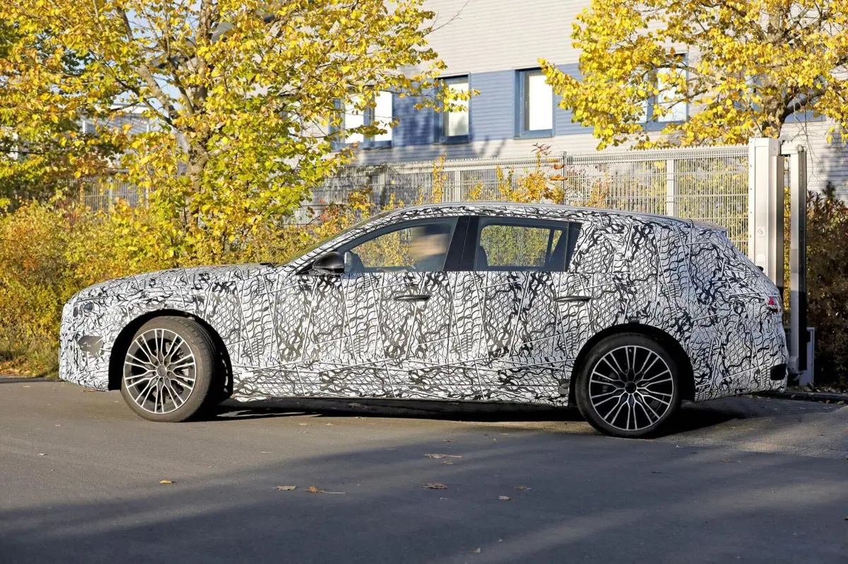 Mercedes Classe E, ecco le (nuove) foto spia   (5)