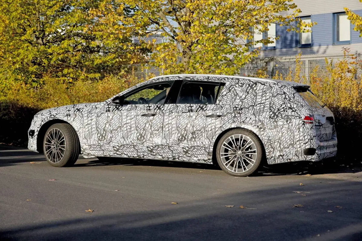 Mercedes Classe E, ecco le (nuove) foto spia   (6)