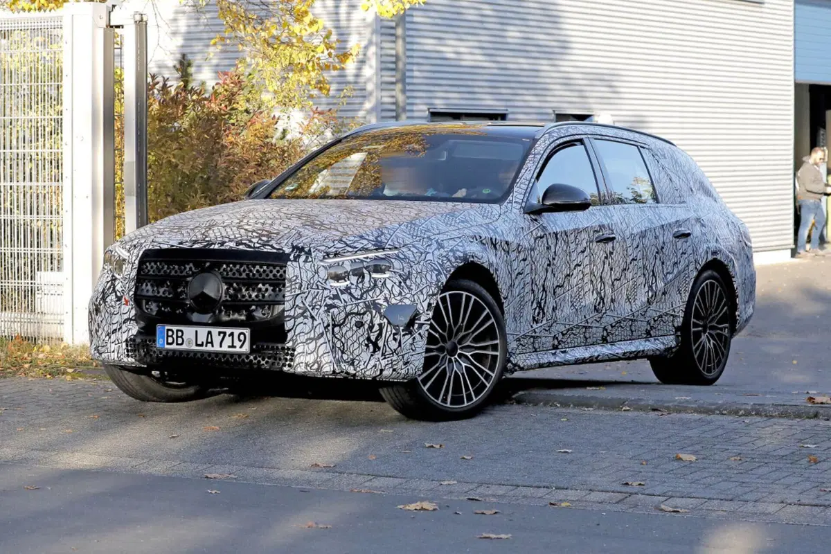 Mercedes Classe E, ecco le (nuove) foto spia   (7)