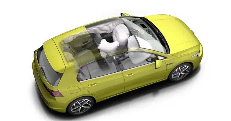 A cosa serve l'airbag centrale anteriore della Golf 8 (5 stelle EuroNCAP)