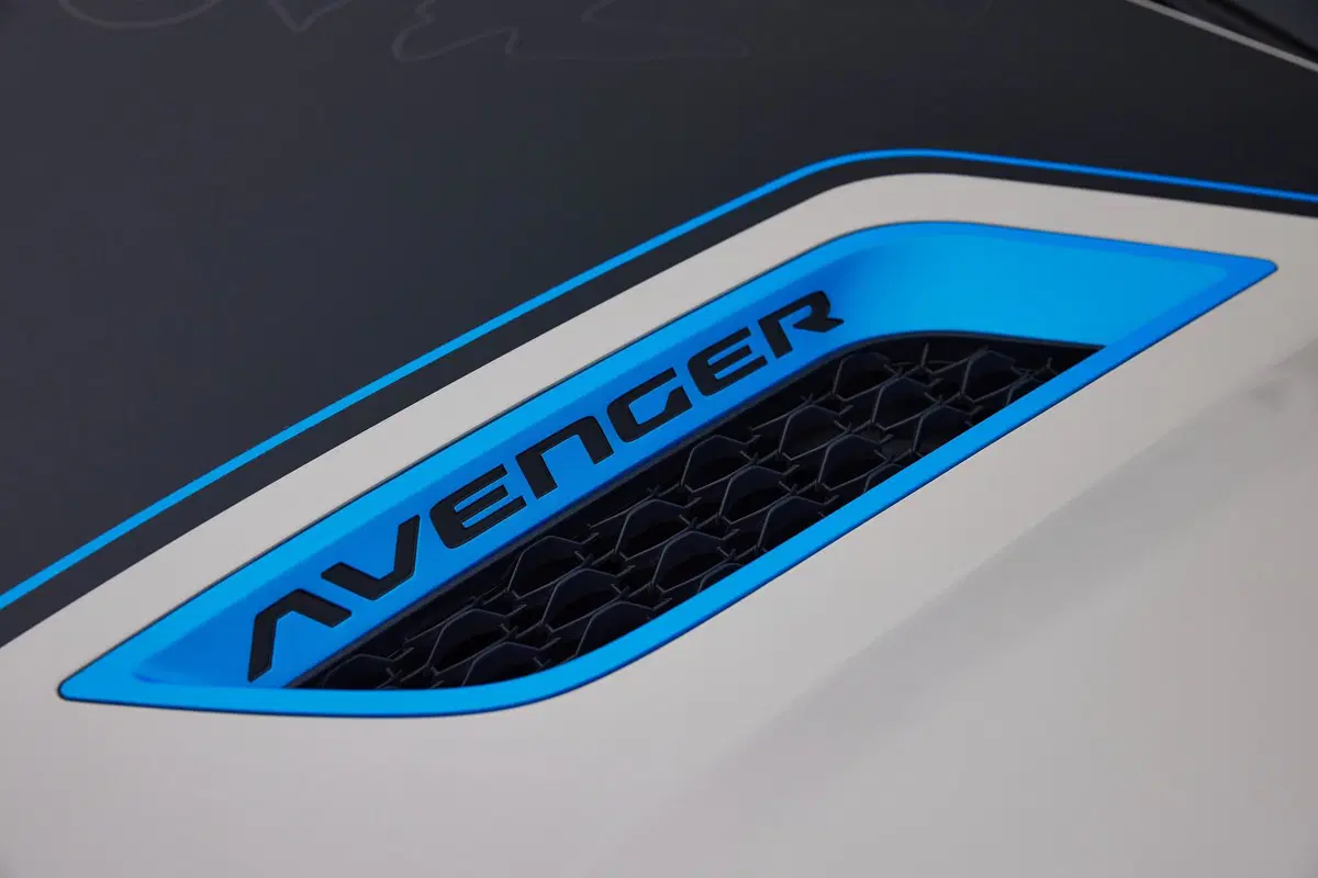Jeep Avenger, la 4x4 Concept a trazione integrale debutta al Salone di Parigi 2022 (2)