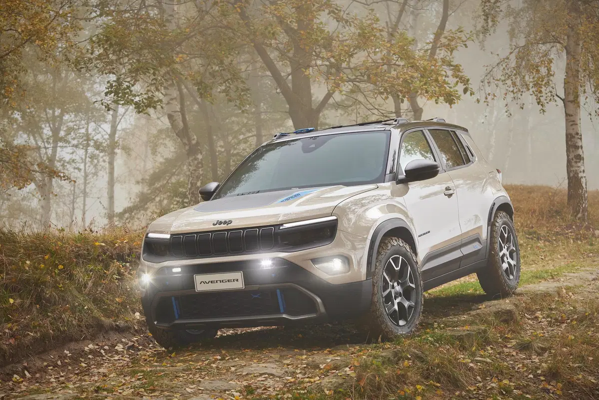 Jeep Avenger, la 4x4 Concept a trazione integrale debutta al Salone di Parigi 2022 (3)