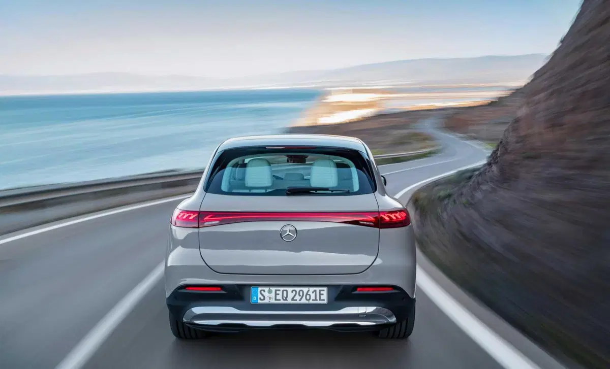 Mercedes-Benz EQS SUV (2022-->>) (5)