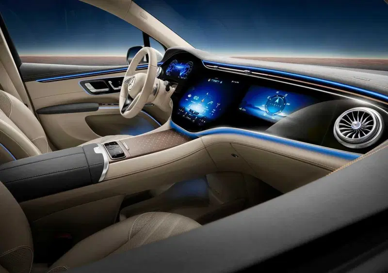 Mercedes-Benz EQS SUV (2022-->>) (13)