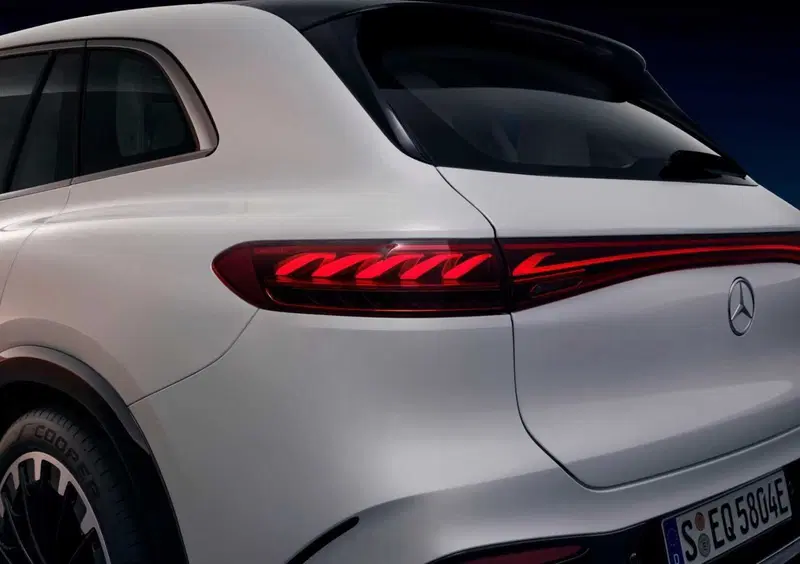 Mercedes-Benz EQS SUV (2022-->>) (22)