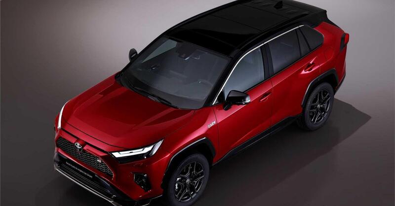 Toyota RAV4 GR Sport, doppio ibrido presente