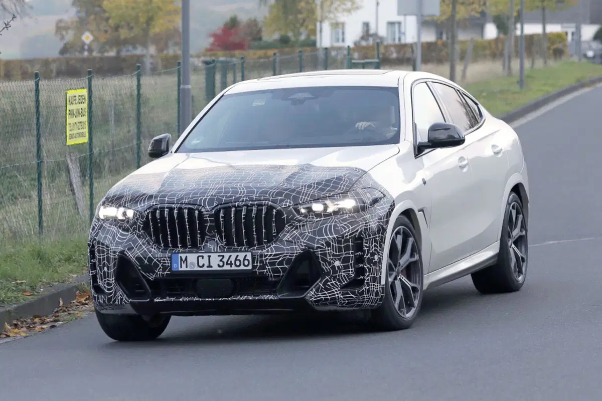 BMW X6 2023, ecco le foto spia del nuovo Facelift  (6)