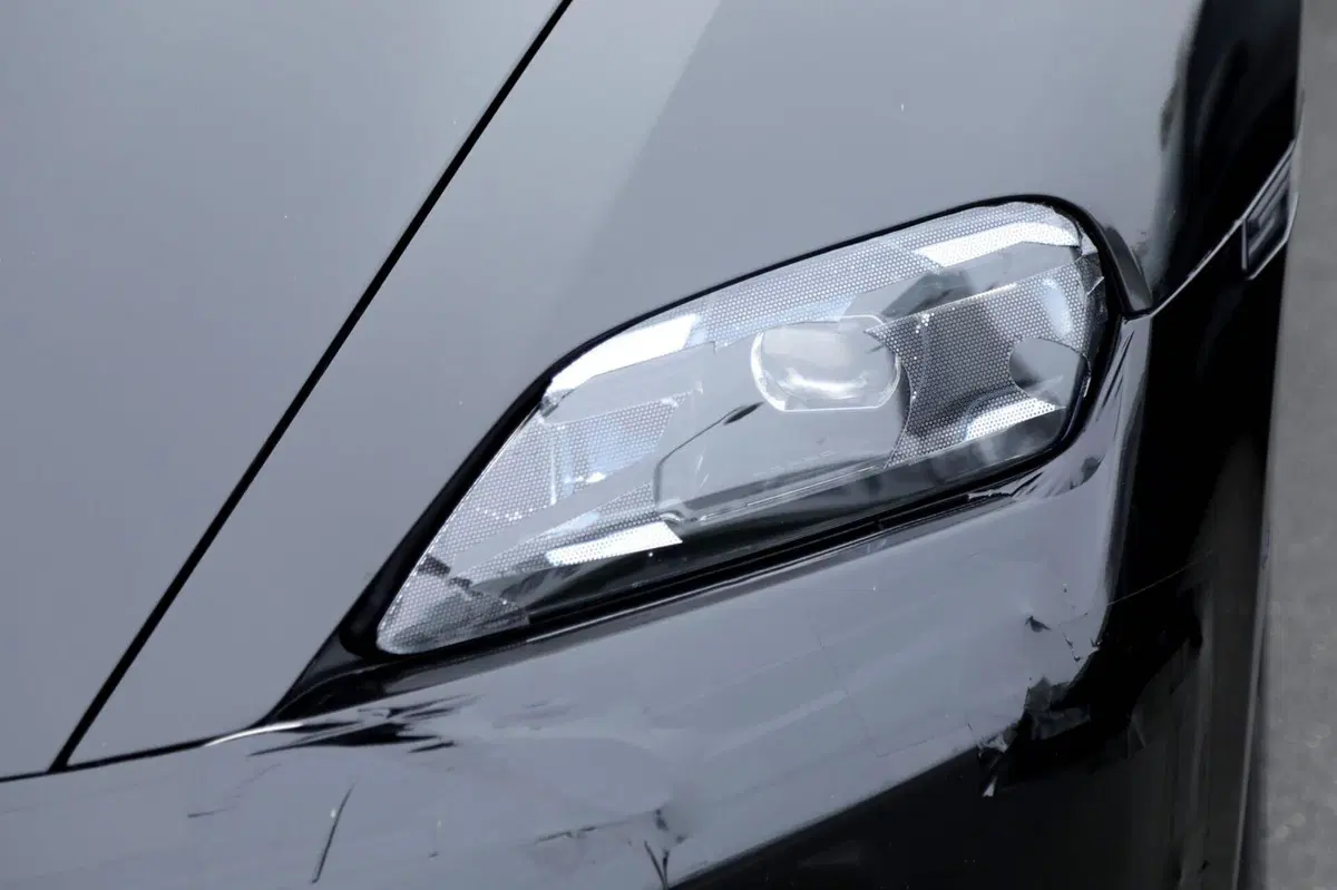 Porsche Taycan, ecco le foto spia del nuovo Facelift  (28)
