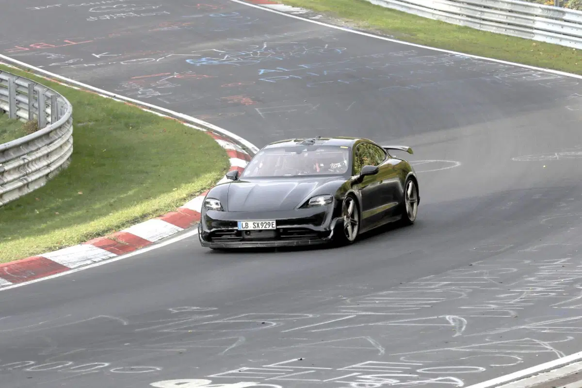 Porsche Taycan, in arrivo una versione con 1.000 Cv (4)