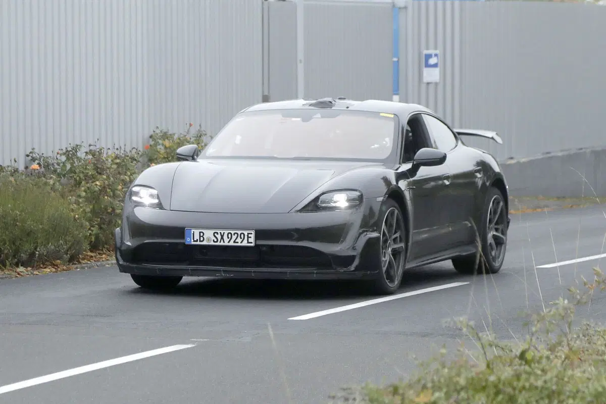 Porsche Taycan, in arrivo una versione con 1.000 Cv (16)
