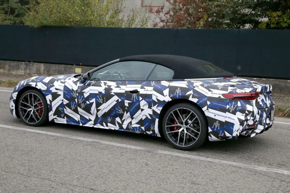 Maserati GranCabrio, ecco le foto spia (5)