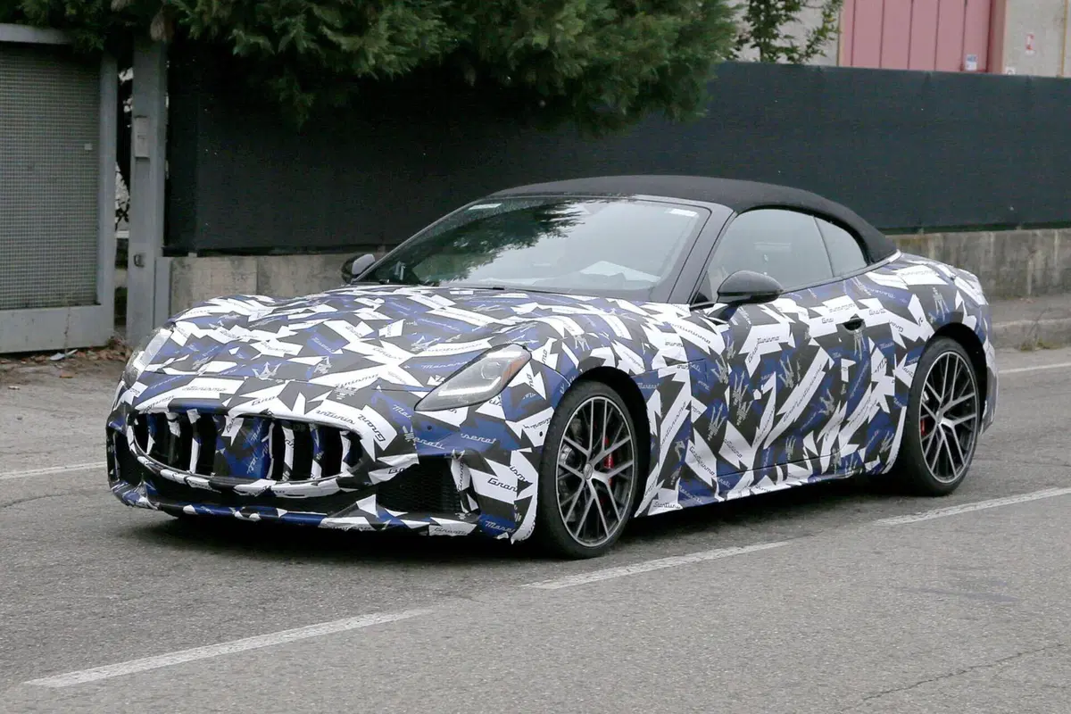 Maserati GranCabrio, ecco le foto spia (6)