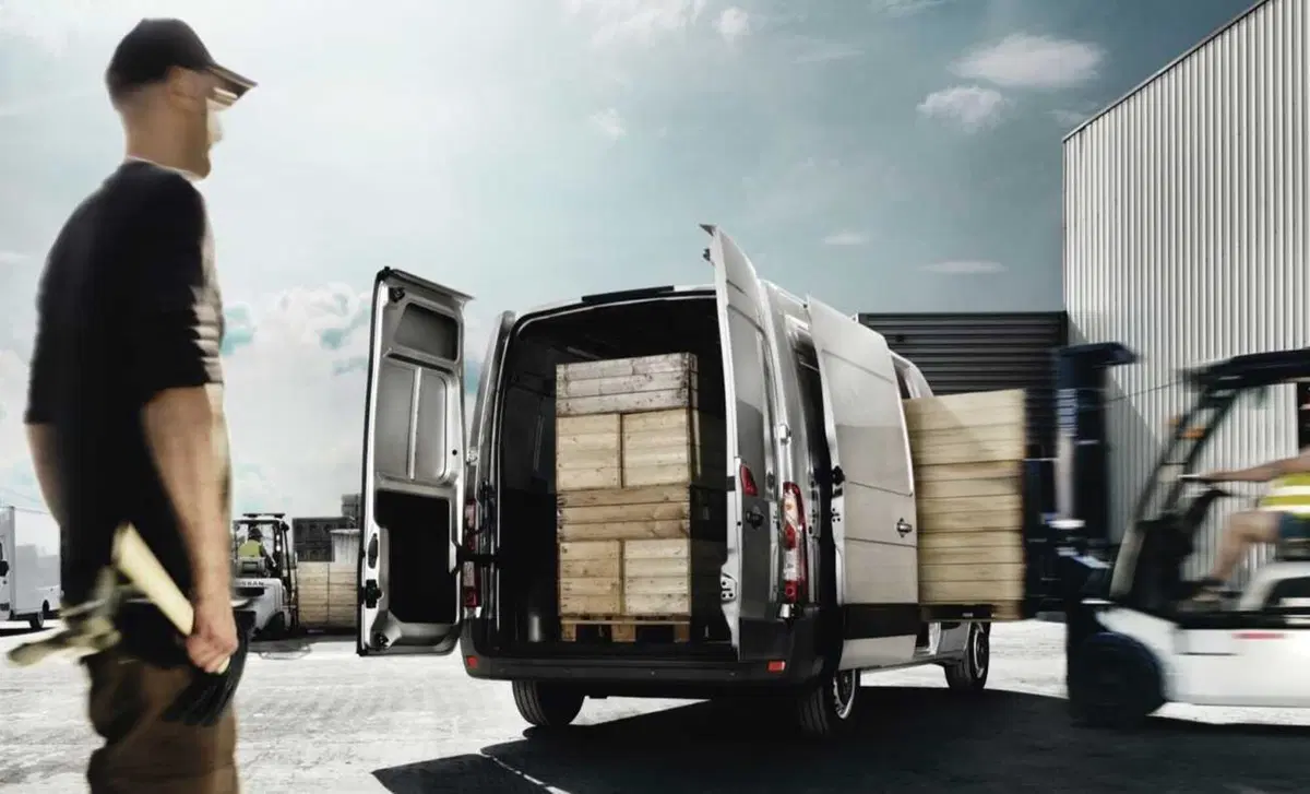 Nissan Interstar Furgone 35 2.3 dCi 150CV aut.PC-TM Tekna Furgone (10)