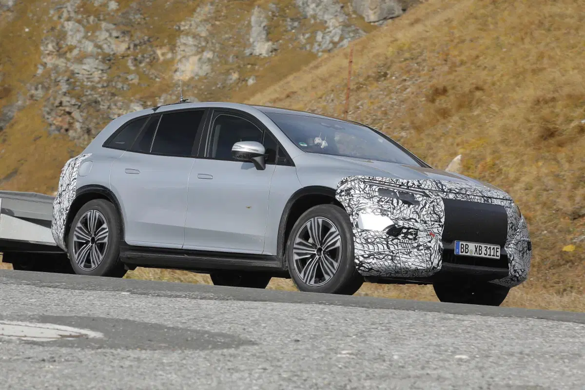 Mercedes Maybach EQS, ecco le foto spia (9)