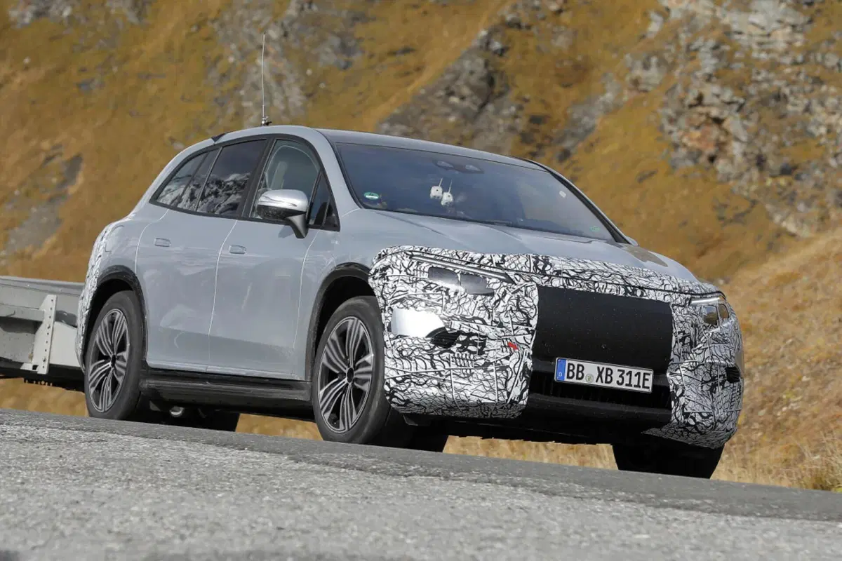 Mercedes Maybach EQS, ecco le foto spia (6)