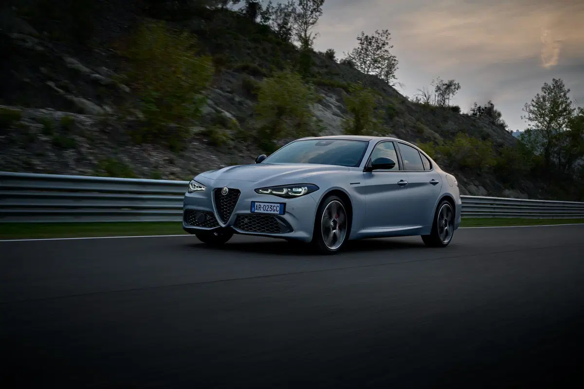 Alfa Romeo Giulia 2023 (2)