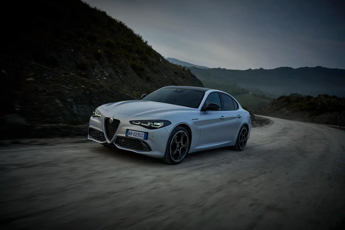 Alfa Romeo Giulia 2023 (3)